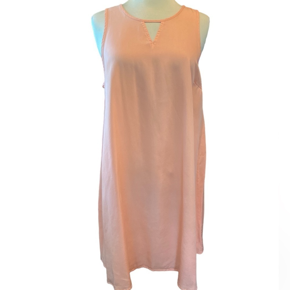 Crown & Ivy dress below knee fit/flare sleeveless round neckline Size Medium NWT